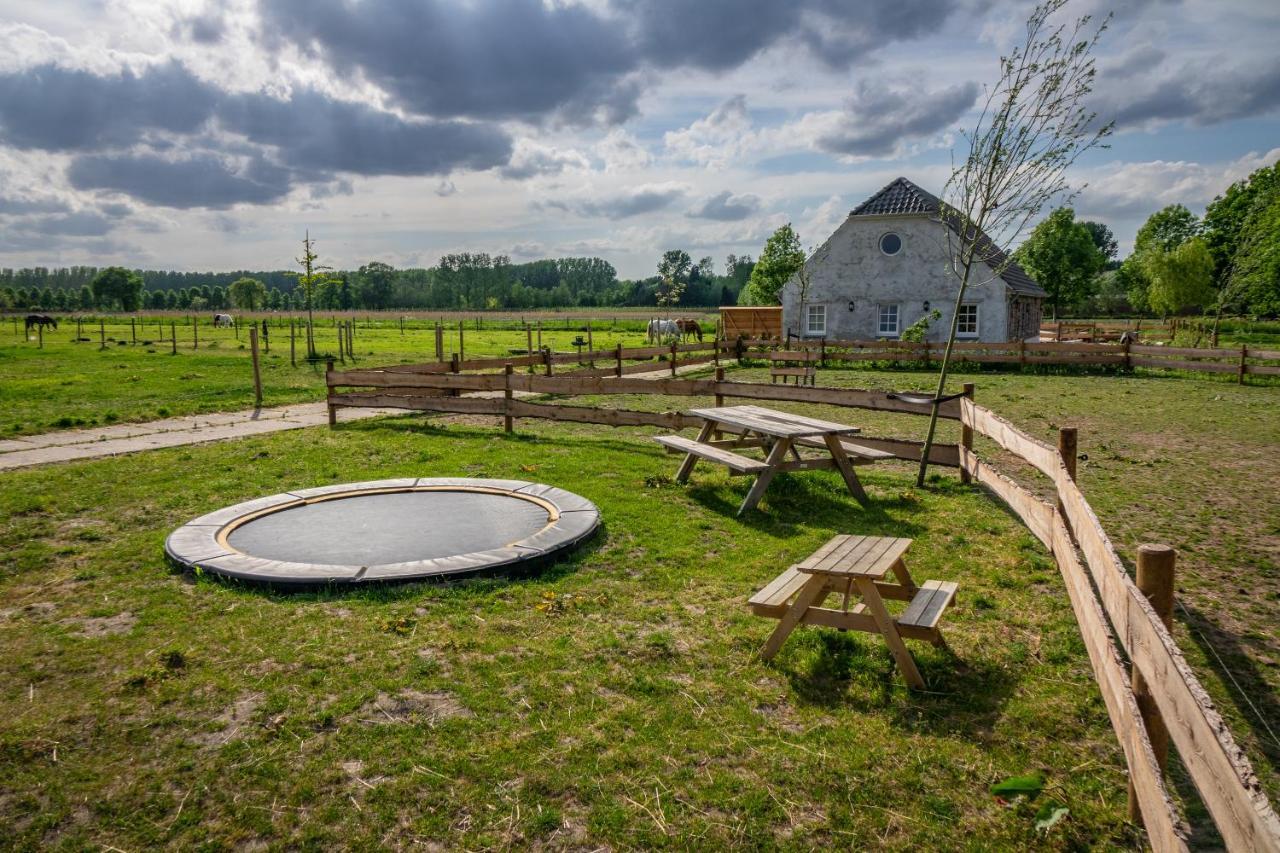 B&B Hoeve Klein Haneveld Sint-Oedenrode ภายนอก รูปภาพ